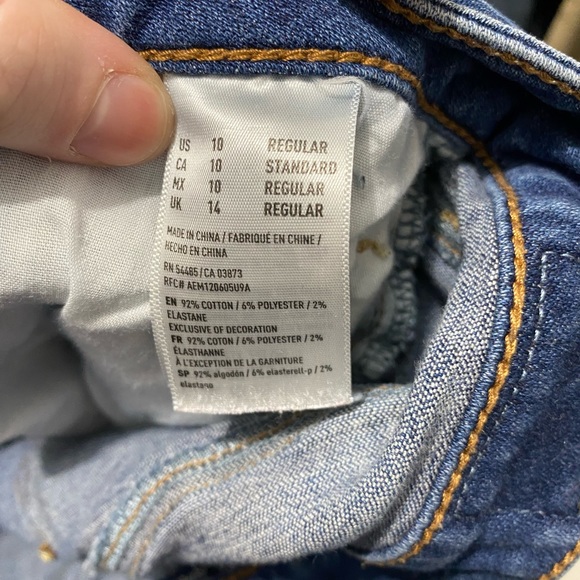 Size 10 AMERICAN EAGLE Medium Wash Distressed Skinny Jeans - Picture 4 of 4